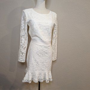 Elegant White Lace Backless Dress